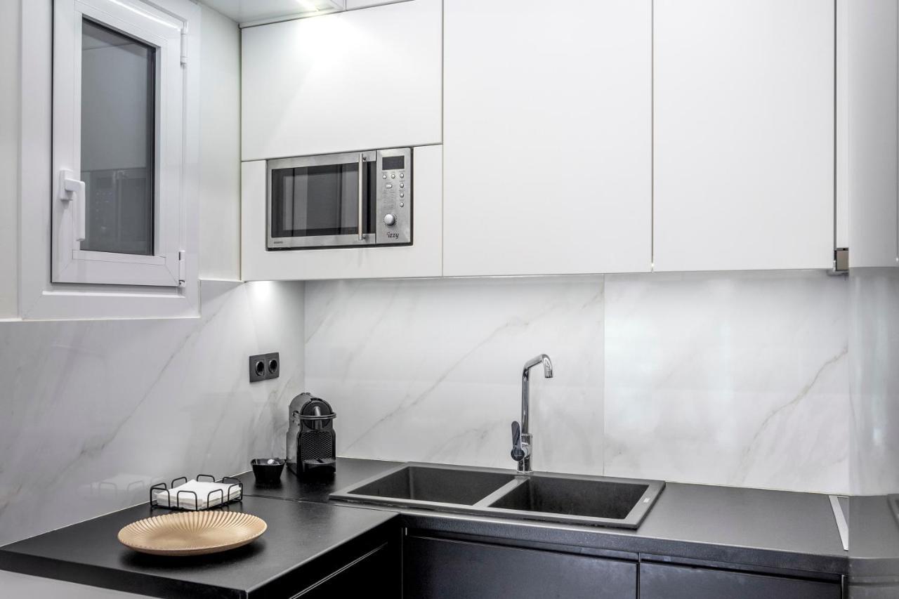 Central 2Br Apartment In The Heart Of Атина Екстериор снимка