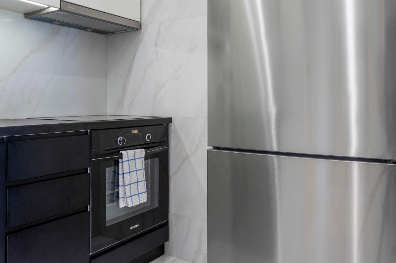 Central 2Br Apartment In The Heart Of Атина Екстериор снимка